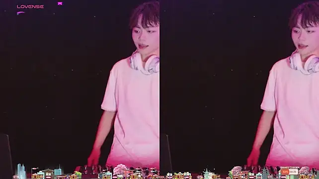DJ-ZUOZUO Show in webcam