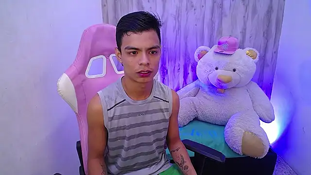 Show modela Dayron_leee na web-kameri