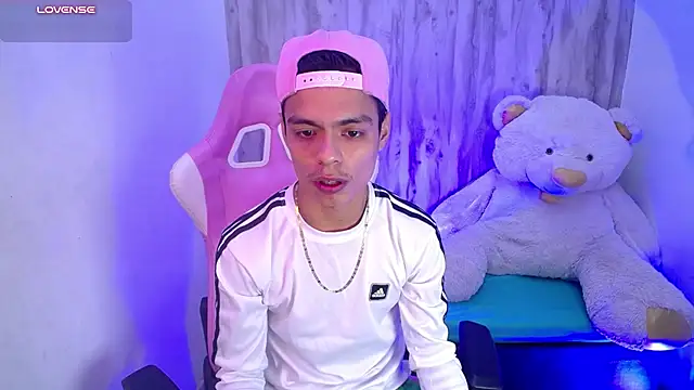 Dayron_leeeのウェブカメラショー
