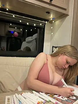 XXX chat uživo modela Sweetdivide