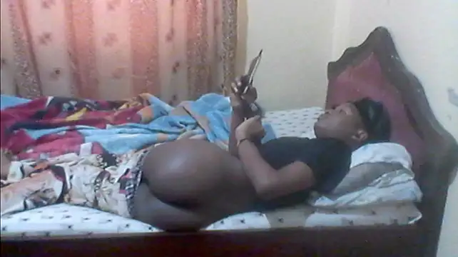 Show modela PrettyBoyAfterDark na web-kameri