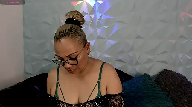 Sol_Rodriguez1's Webcam Show