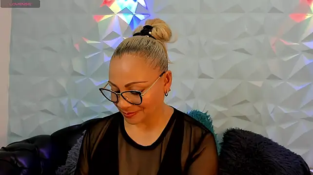 Sol_Rodriguez1's Webcam Show