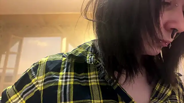 Pertunjukan Kamera Web SusannaSalee