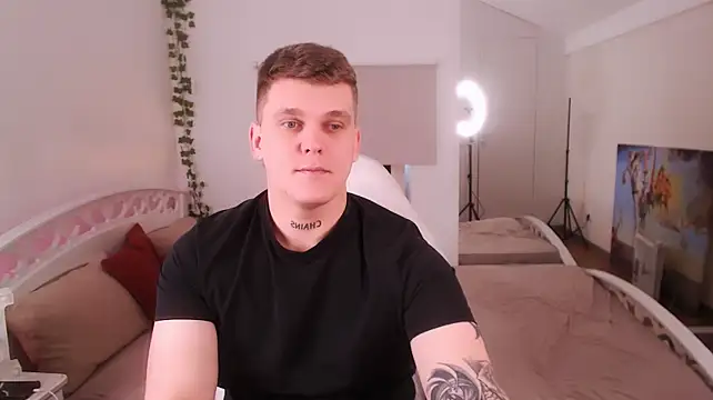 Pokazy przed kamerką – HotVanee