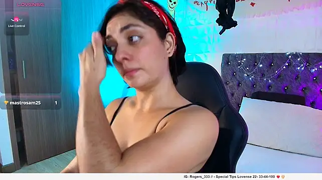 rogers_333_dl's Live XXX Chat