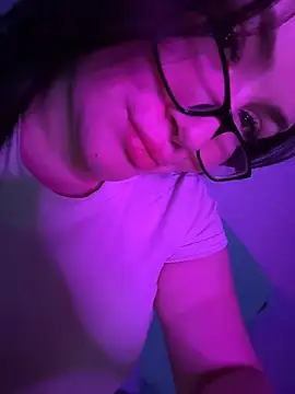 Show modela LunaxxDreams na web-kameri