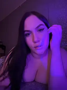 LunaxxDreams Adlı Modelin Canlı XXX Sohbeti