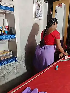Show modela Hot_priya143 na web-kameri