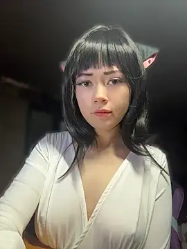 Chatroom XXX en direct de CandyAriela
