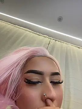 Show modela kymberly_18 na web-kameri