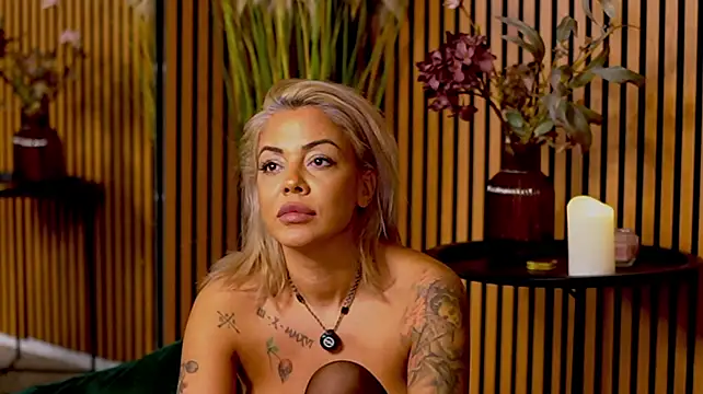 NaomiBlakee's Webcam Show