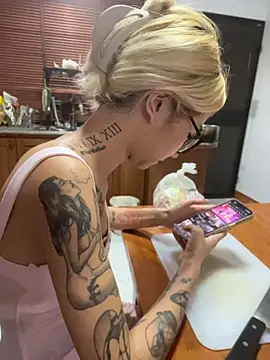 yaya-0008's Live XXX Chat