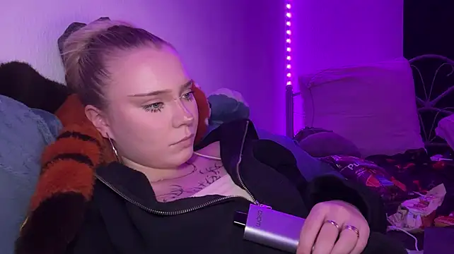 KyraBumbrayn Webbikameraesitys