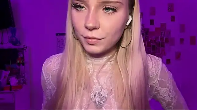 KyraBumbray Show in webcam