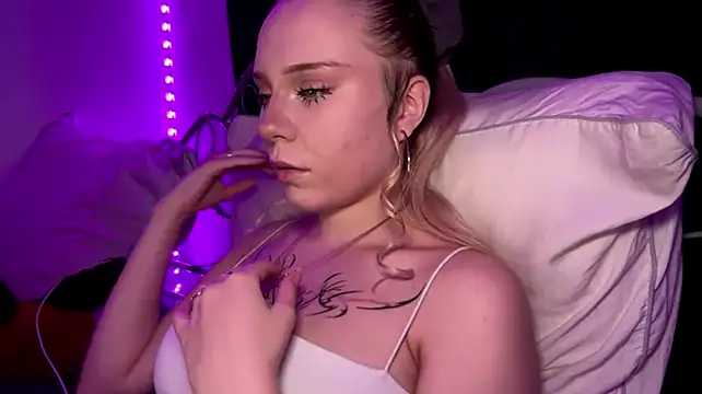 KyraBumbray's Webcam Show