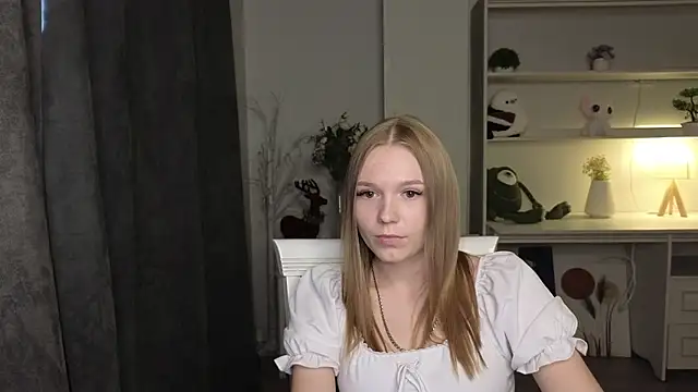 YuonneJoffe: онлайн-секс-чат