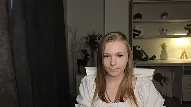 YuonneJoffe webcam show