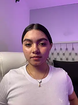 Juli_saenz_'s Webcam Show