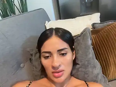 AshlyLove3 Show in webcam