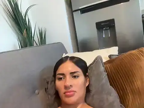 AshlyLove3 Show in webcam