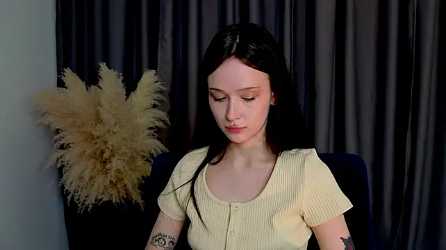عرض كام ivy_west