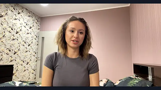LindaPlavnik's Live XXX Chat