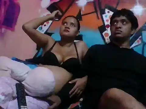 regina-y-robin Show in webcam