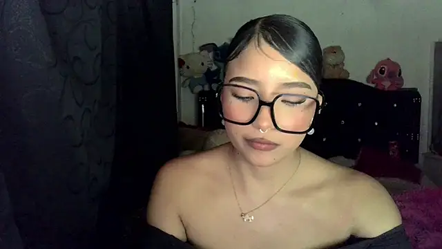 Serenessa_'s Webcam Show