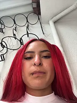 Chat +18 de Valery-elitee ao vivo