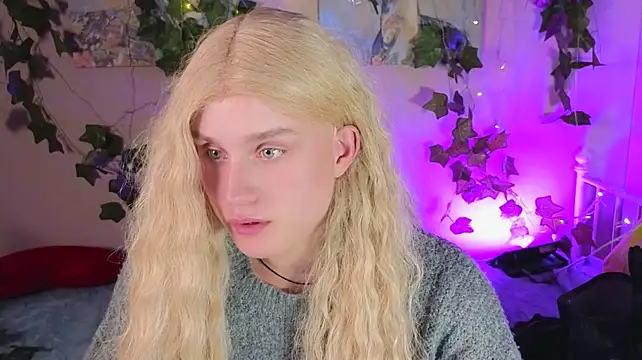 Pokazy przed kamerką – horny__doll