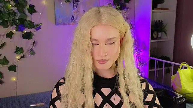 Webkamerová show horny__doll