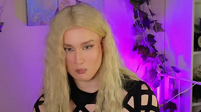 horny__doll's Webcam Show