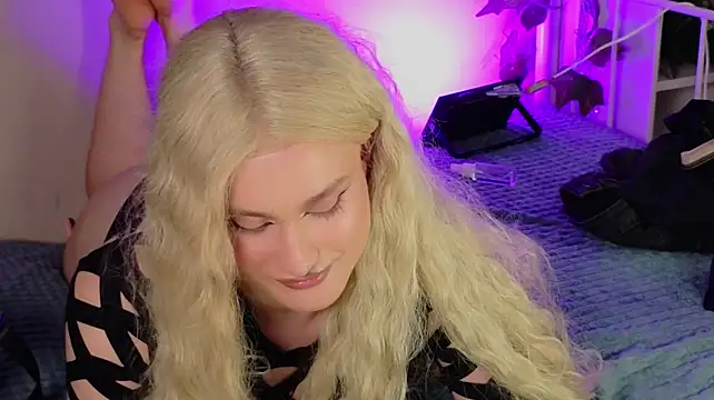 Webkamerová show horny__doll