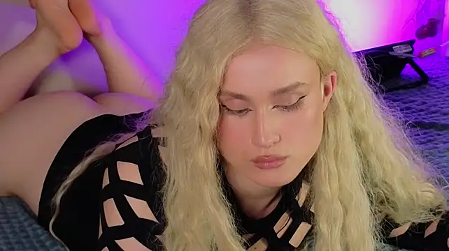 Webkamerová show horny__doll