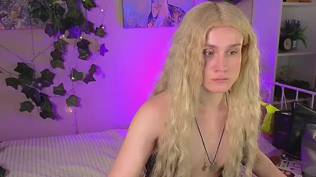 horny__doll's Webcam Show