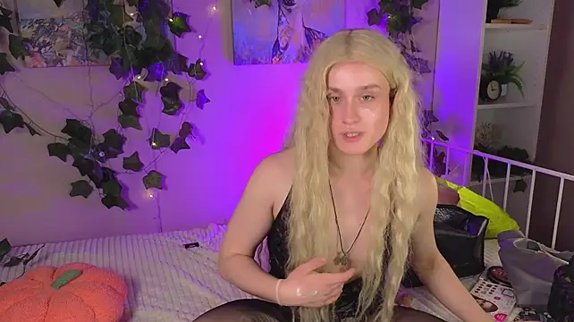 horny__doll: вебкам-шоу