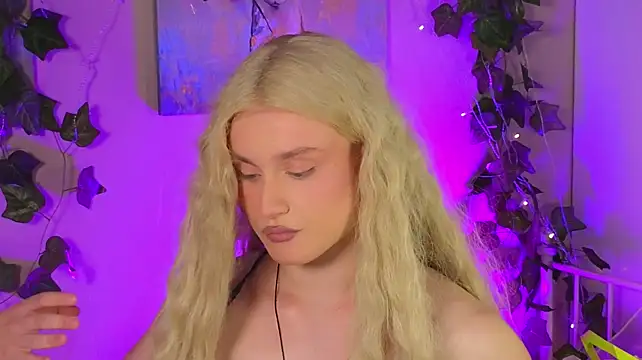 horny__doll: διαδικτυακό σόου στην κάμερα