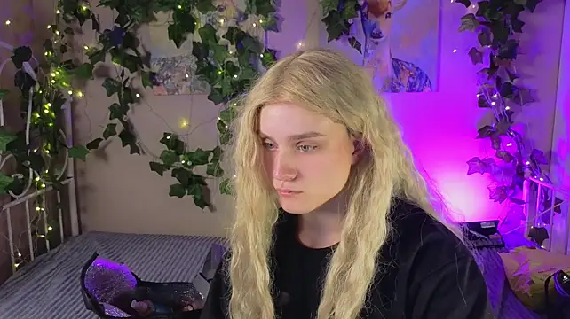horny__doll: вебкам-шоу