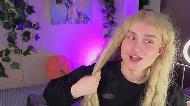 Pokazy przed kamerką – horny__doll