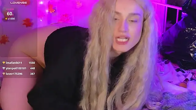 horny__doll webkamerás műsora
