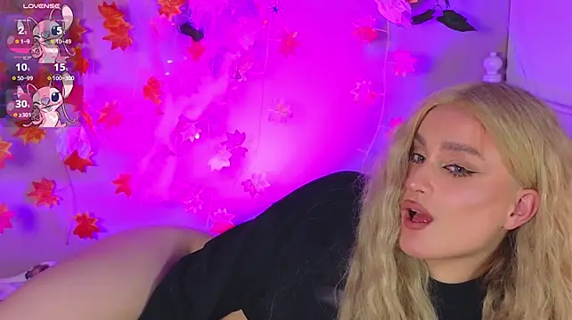 Pokazy przed kamerką – horny__doll