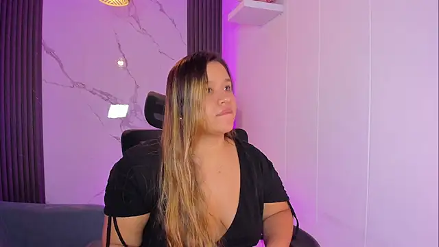 ElaBournn_ webcam show