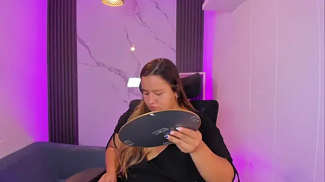 ElaBournn_'s Webcam Show