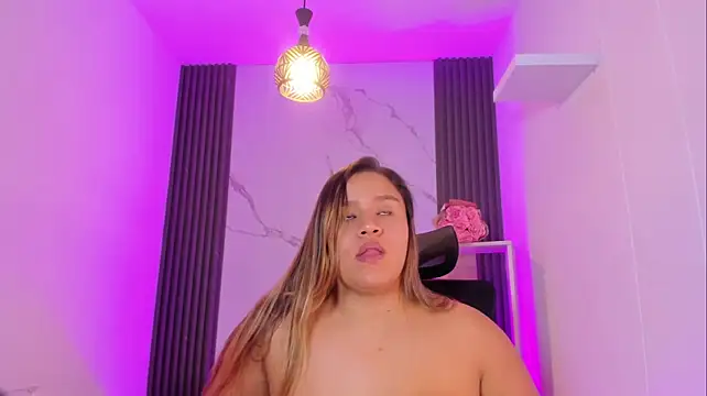הופעת וובקאם של ElaBournn_