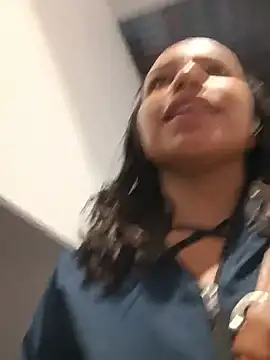 ela_outside's Webcam Show