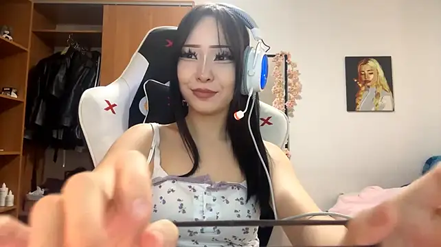 SinaDrenning Show in webcam