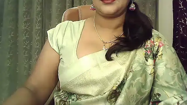 Show de Spandana_Sweety na webcam