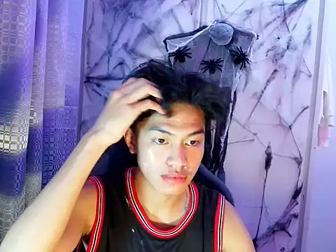 creme_boyy Show Webcam