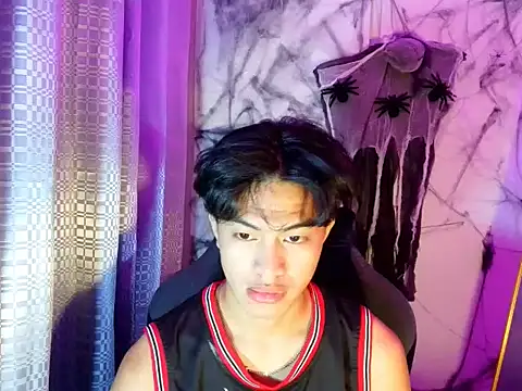 creme_boyy Show Webcam